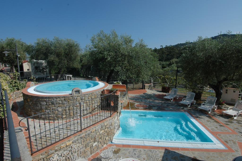 Camping Edy Diano Marina Bagian luar foto