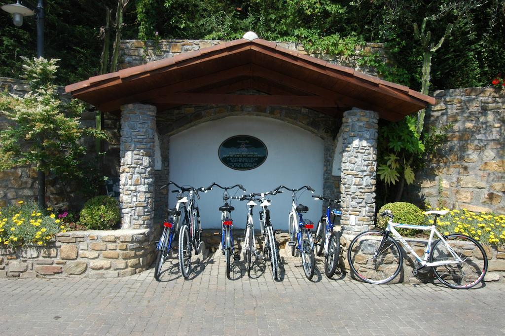Camping Edy Diano Marina Bagian luar foto