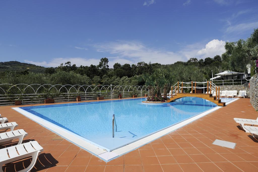 Camping Edy Diano Marina Bagian luar foto