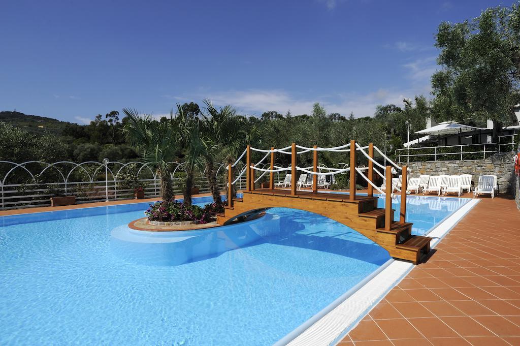 Camping Edy Diano Marina Bagian luar foto