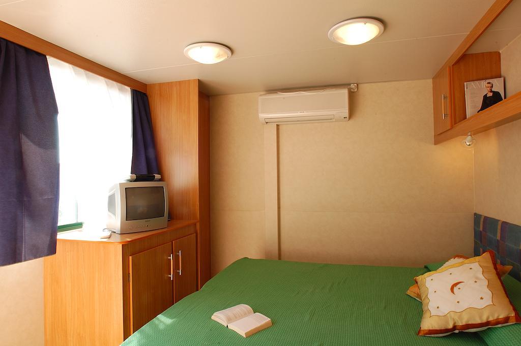Camping Edy Diano Marina Ruang foto